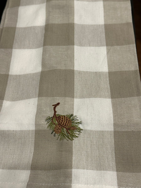 Kitchen towel w/pinecone